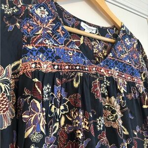 Gently Worn - Black Floral Embroidered Top Flutter